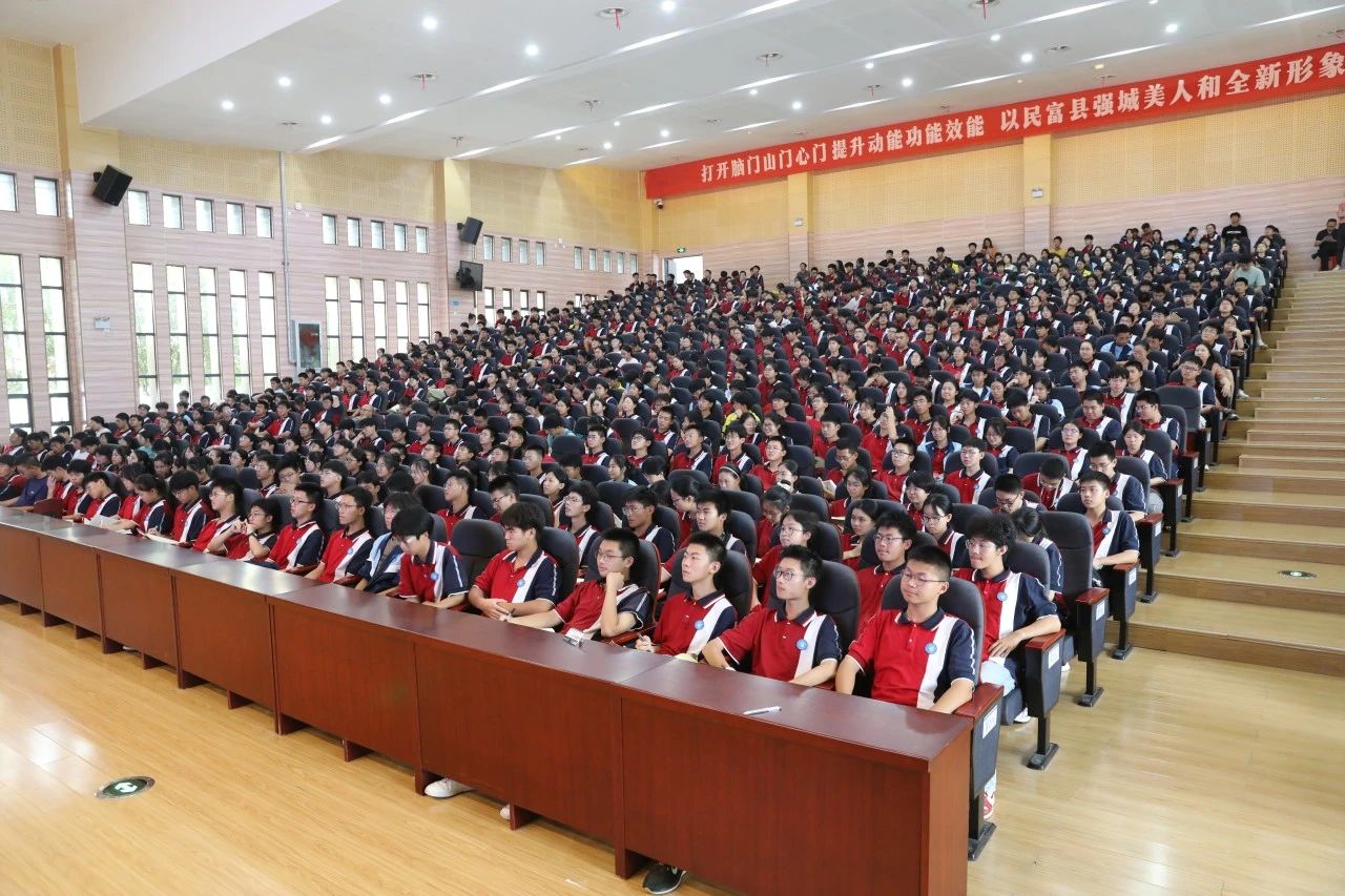 护航青春 法治同行 | 长阳一中举行法治教育专题讲座