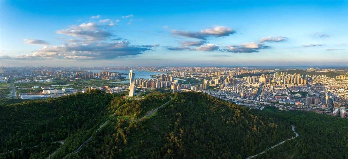 江夏纸坊城区山水相依。