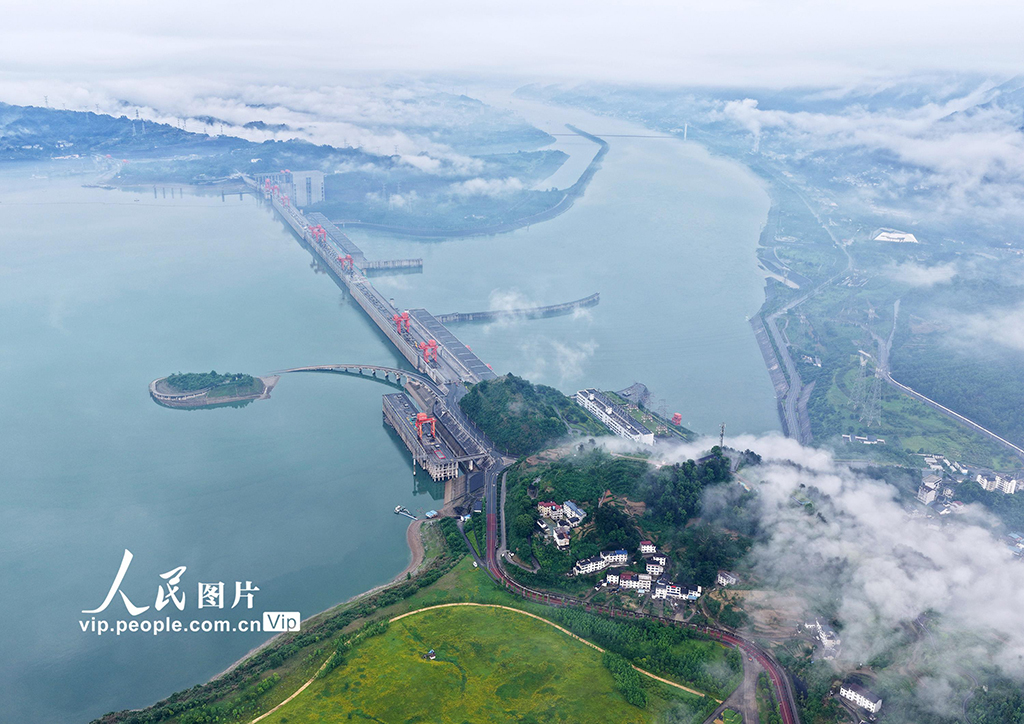 湖北宜昌：云烟氤氲宛如画卷