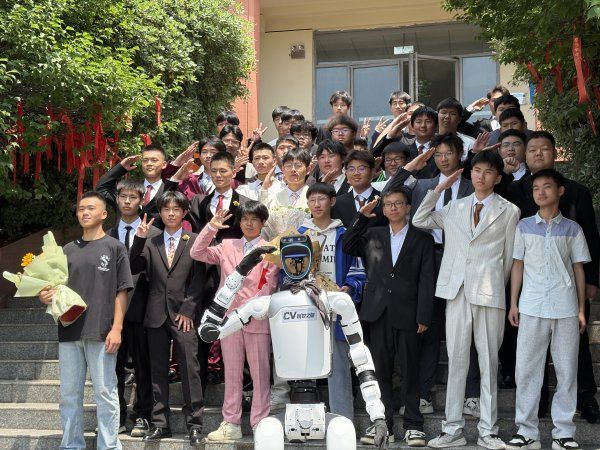 机器人组乐队合奏还能双语介绍景点!今夏去机器人场馆“赛博避暑”(图9)