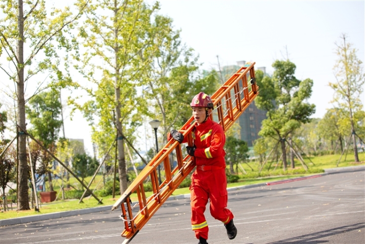 何列风在训练 何列风在训练