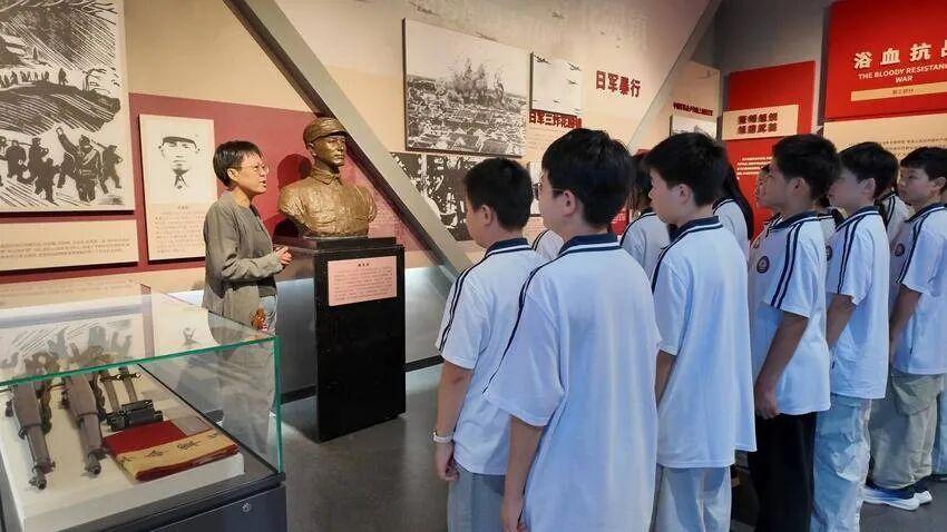 独臂踏征途忠魂耀澴川(报纸稿).docx