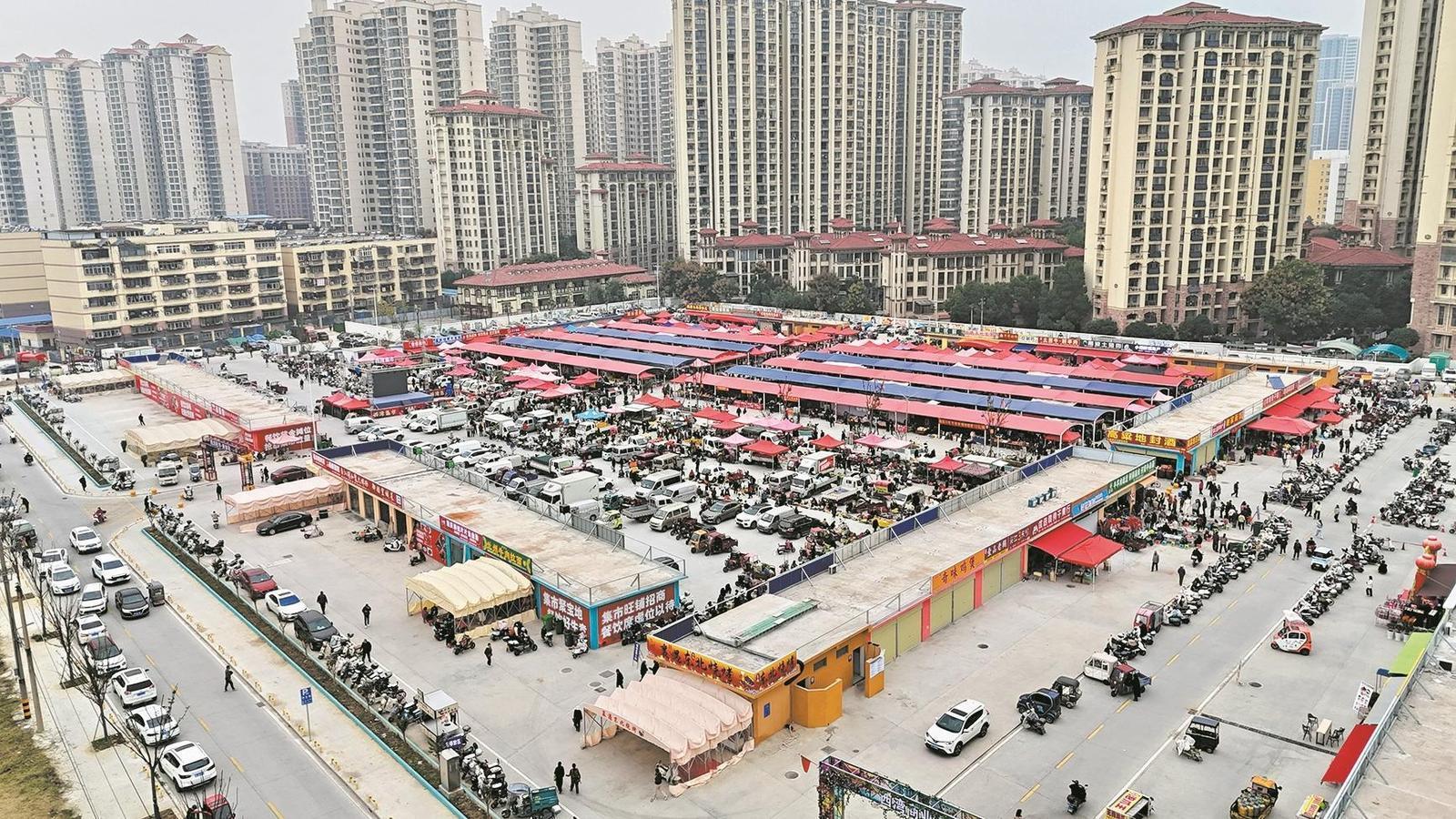 西湾集市全貌。 记者 张雪飞 刘自航 通讯员 黄松 摄.jpg